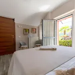 Inas Garden Elias Suite, بيت للعطل لينّو