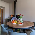 بيت للعطل Inas Garden Elias Suite,