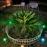 بيت للعطل Inas Garden Elias Suite, لينّو