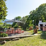 Inas Garden Elias Suite,