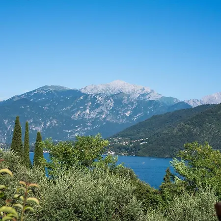 بيت للعطل Inas Garden Elias لينّو