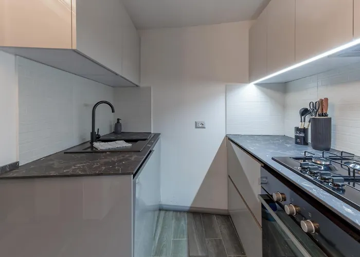 Inas Garden Elias Lenno